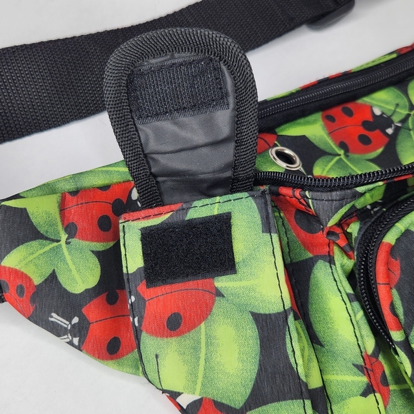 Large Ladybug Leaf Print Fanny Pack Crossbody Bum Bag Vintage 90s Pa - Picture 5 of 12